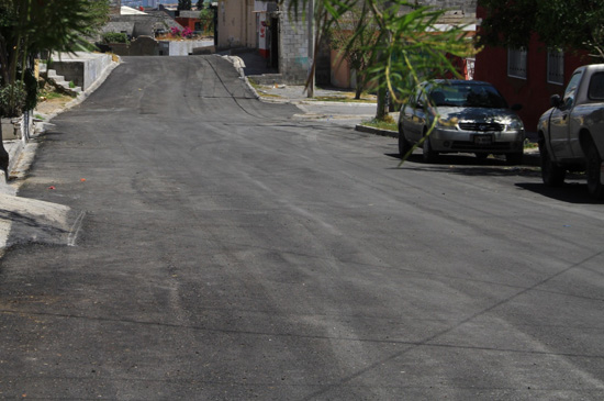 Pavimenta Municipio dos calles en la Cerro del Pueblo 