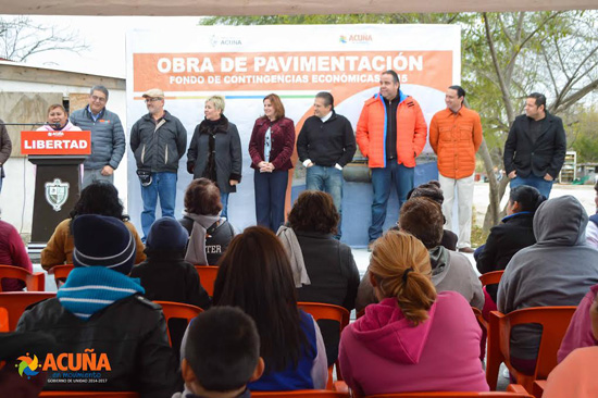  Entrega el alcalde obra de pavimentación, anhelada por décadas en la Atilano Barrera 