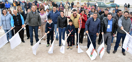 Pone Ana Gabriela Fernández Osuna en marcha Centro de Integración en Nava 