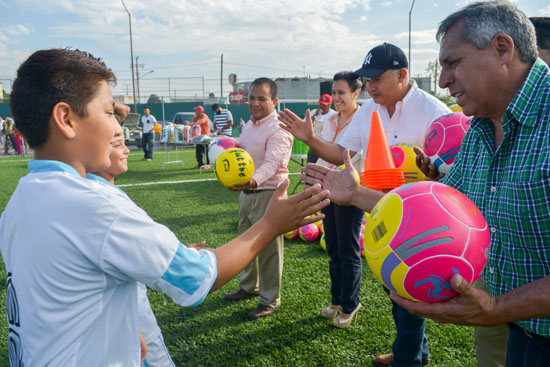 Entrega de material deportivo 