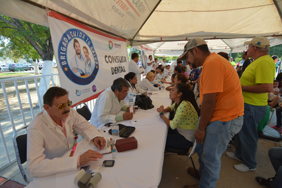 REALIZAN CON GRAN ÉXITO BRIGADA “CUIDA TU SALUD” EN MACRO PLAZA 