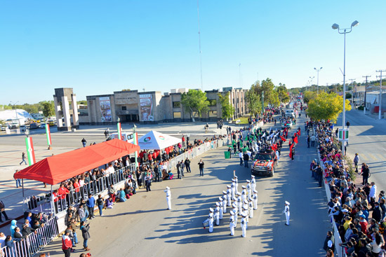 GRAN PARTICIPACIÓN EN MAGNO DESFILE DEPORTIVO POR EL CVI ANIVERSARIO DE LA REVOLUCIÓN 