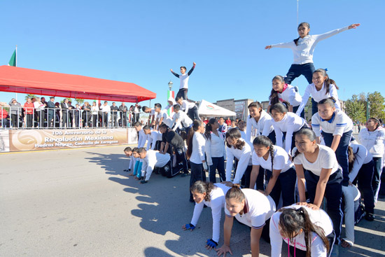 GRAN PARTICIPACIÓN EN MAGNO DESFILE DEPORTIVO POR EL CVI ANIVERSARIO DE LA REVOLUCIÓN 