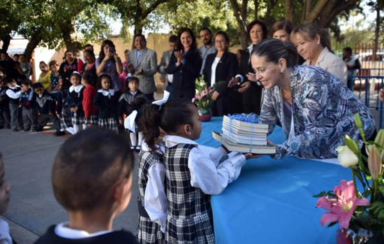 Hace Alcalde de educación tarea de su Gobierno 