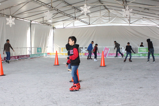 Invita gobierno municipal a vivir la experiencia de patinar en hielo 