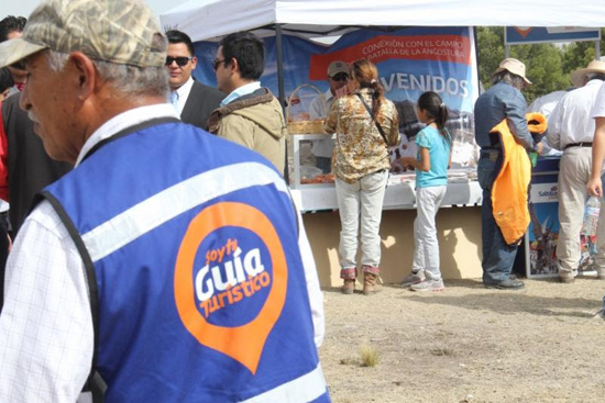 Acuden saltillenses a sitio de la Batalla de La Angostura 