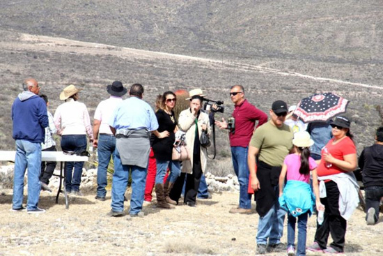 Acuden saltillenses a sitio de la Batalla de La Angostura 