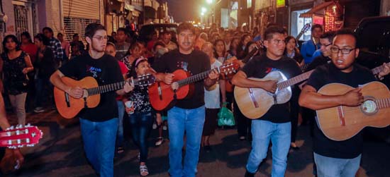 Gran callejoneada de rondallas en Ramos Arizpe 