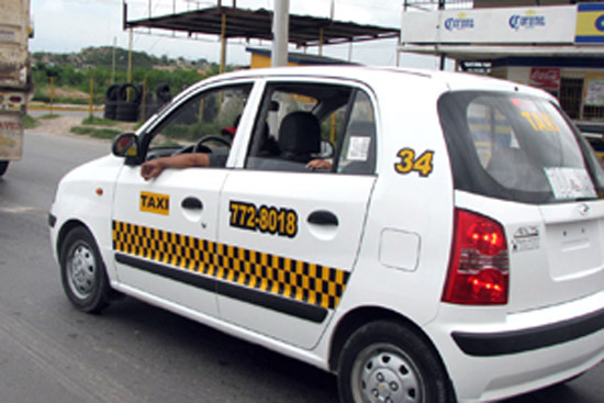 Logran que organizaciones de taxis gratuitamente trasladen a pacientes al Gaby Brimmer 