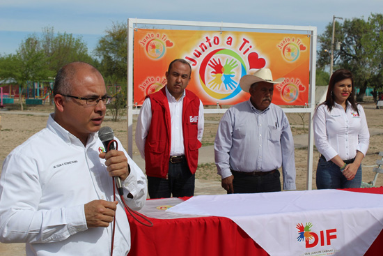 Lleva DIF municipal brigada Siempre Junto a Ti a Santa María 