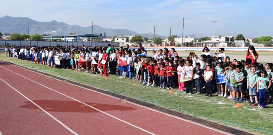 Participan centenares de niños y jóvenes de los diferentes sectores educativas 