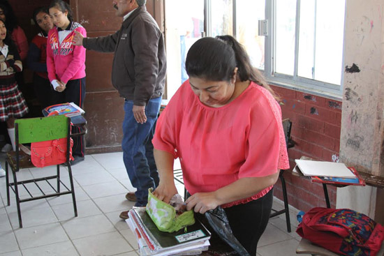  Realizan operativo Mochila Sana y Segura en 16 planteles de secundaria 