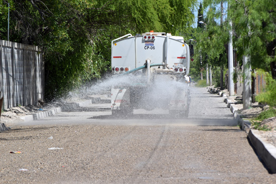 Alcaldesa de Nava proyecta y supervisa obras 