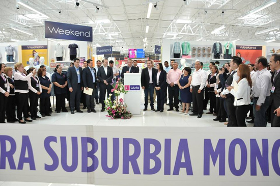 Asiste Alcalde de Monclova a la inauguración de la tienda Suburbia 