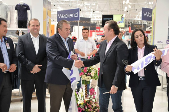 Asiste Alcalde de Monclova a la inauguración de la tienda Suburbia 