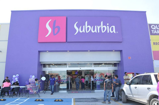 Asiste Alcalde de Monclova a la inauguración de la tienda Suburbia 