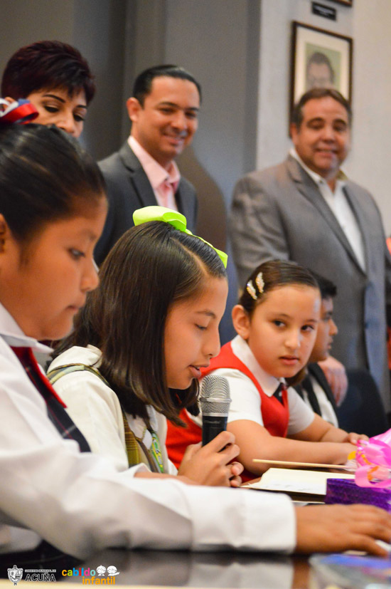 Entregan convocatoria a escuelas para el Foro de la Niñez Acuñense y Cabildo Infantil 