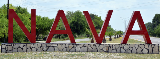 Supervisa Ana Gabriela Fernández obras de pavimentación, iluminación y drenaje en Nava 