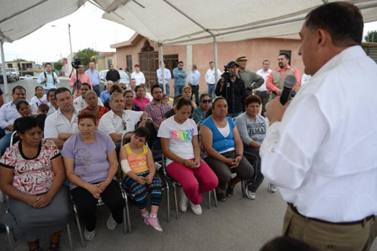 Entrega Isidro más obra; ahora a colonos de San Juanita 