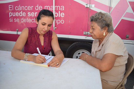 Acercan servicios de Unidad Rosa a habitantes de Nava 