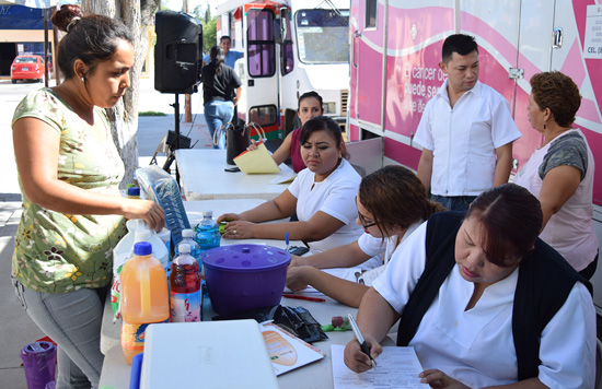 Acercan servicios de Unidad Rosa a habitantes de Nava 