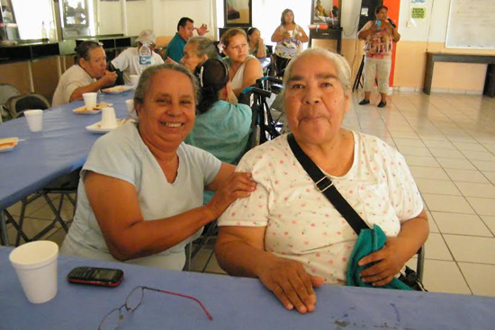 Perseveran abuelos del Centro Comunitario San Antonio en el programa Movimiento Dorado 