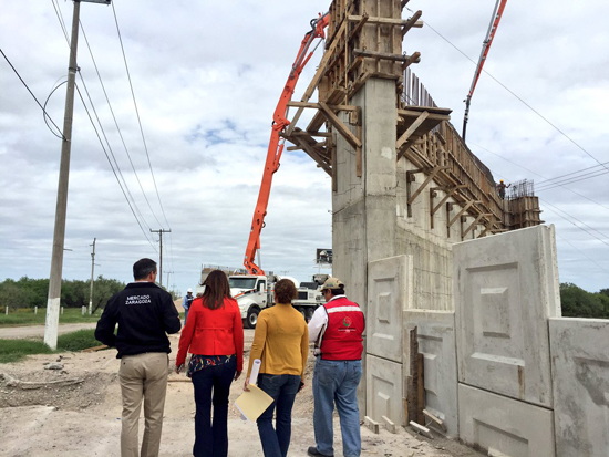 SUPERVISAN OBRAS FUERTES ALCALDE FERNANDO PURÓN Y ALCALDESA ELECTA SONIA VILLARREAL 