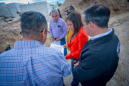 SUPERVISAN OBRAS FUERTES ALCALDE FERNANDO PURÓN Y ALCALDESA ELECTA SONIA VILLARREAL 