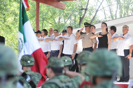 Realizan lunes cívico en escuela Silvestre Flores Adame 