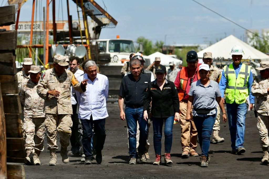 AMLO Y MARS SUPERVISAN ACCIONES DE RESCATE DE MINEROS