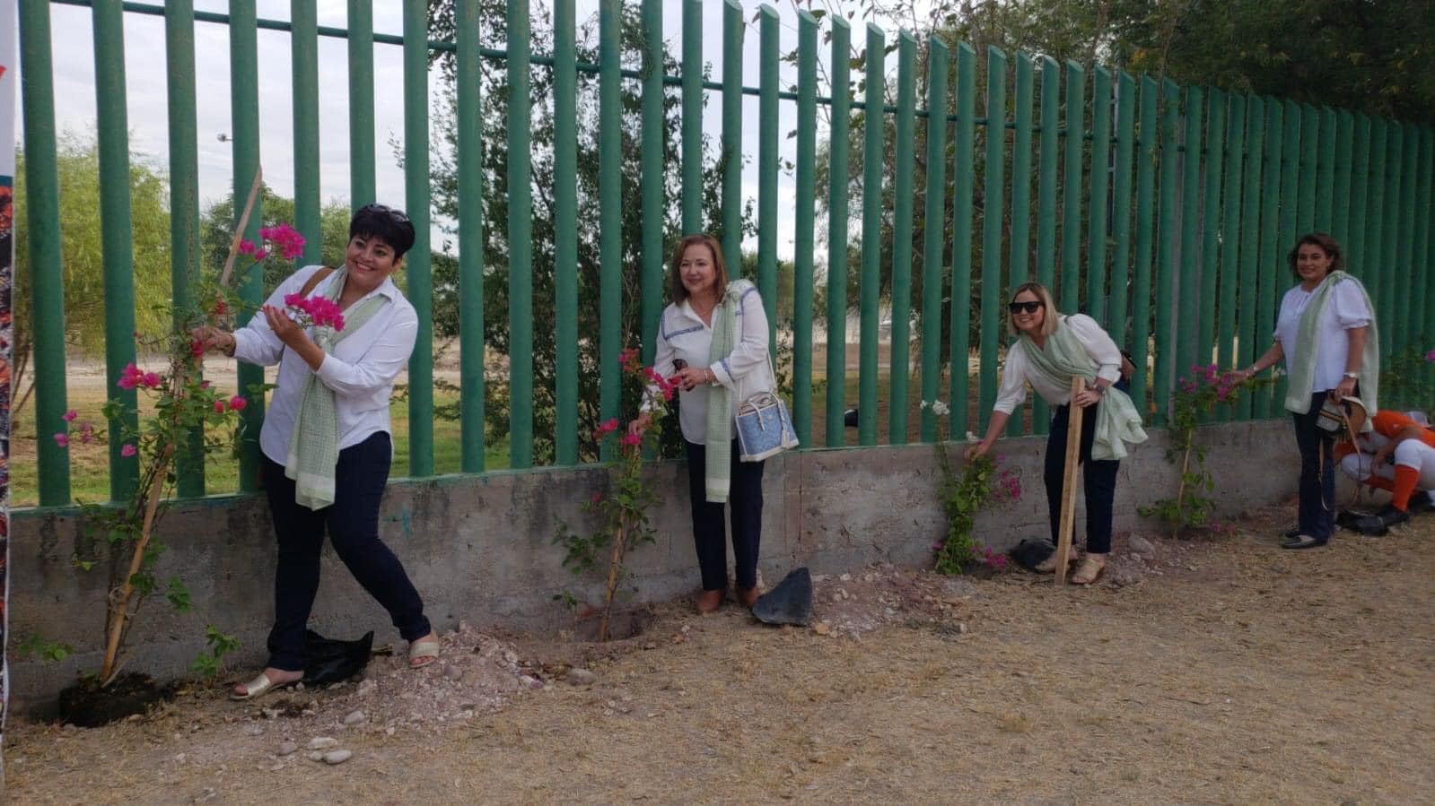 CON ALEGRE FESTIVAL, DEVELACIÓN DE MONUMENTO Y PLANTACIÓN DE JARDÍN POLINIZADOR DIERON LA BIENVENIDA A LA MARIPOSA MONARCA