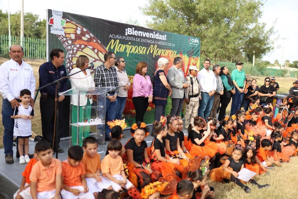 CON ALEGRE FESTIVAL, DEVELACIÓN DE MONUMENTO Y PLANTACIÓN DE JARDÍN POLINIZADOR DIERON LA BIENVENIDA A LA MARIPOSA MONARCA