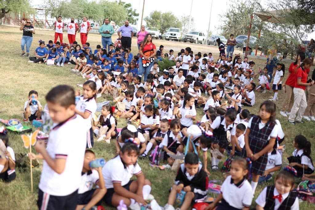 CON ALEGRE FESTIVAL, DEVELACIÓN DE MONUMENTO Y PLANTACIÓN DE JARDÍN POLINIZADOR DIERON LA BIENVENIDA A LA MARIPOSA MONARCA