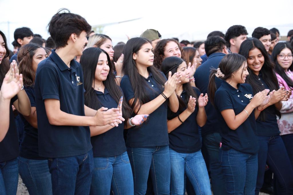 LLEVAN BRIGADA CONTIGO EN TU ESCUELA Y ARRANCAN OBRA DE PAVIMENTACIÓN EN EL COLEGIO DE BACHILLERES ANTONIO GUTIÉRREZ GARZA