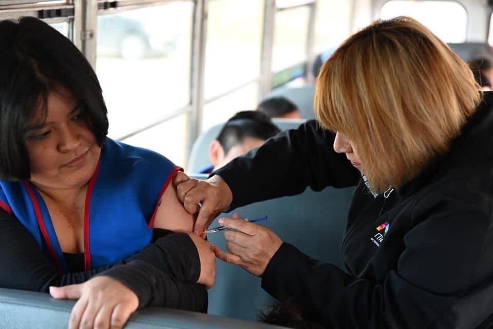 ARRANCA EN COAHUILA VACUNACIÓN TRANSFRONTERIZA, EN EL PUENTE ACUÑA - DEL RÍO