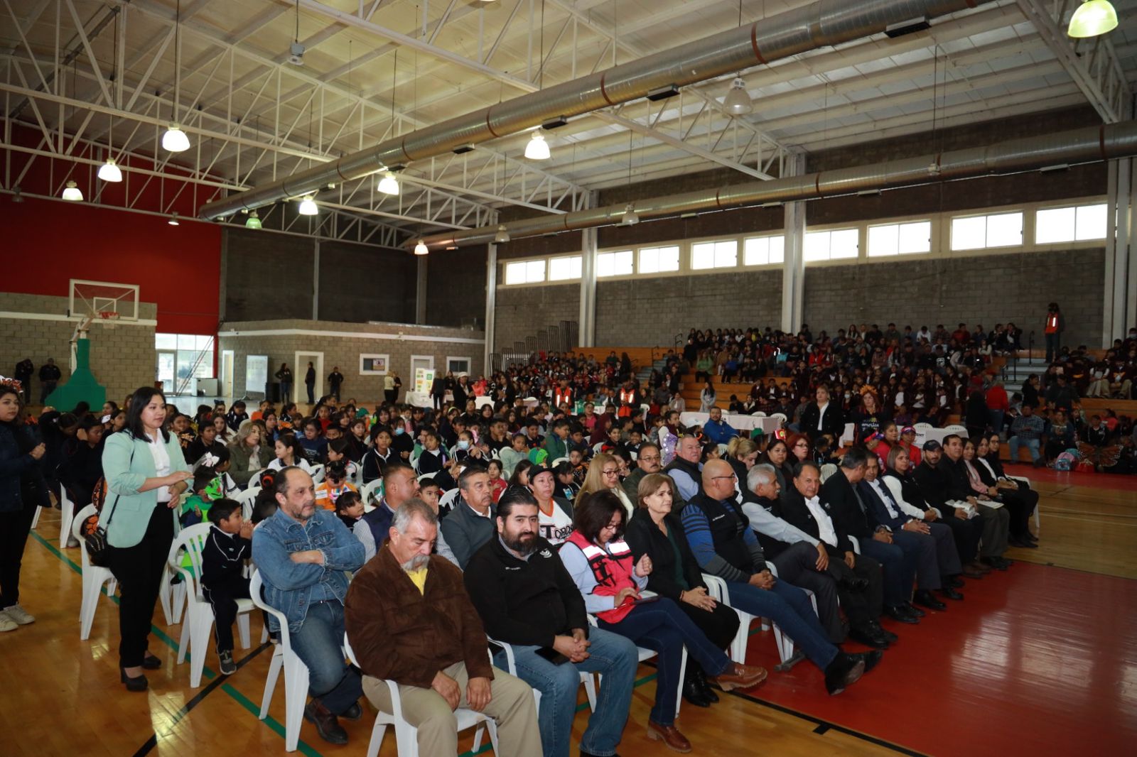 EN FERIA DE LA MARIPOSA MONARCA ECOLOGÍA MUNICIPAL PREMIÓ A LOS GANADORES DE SEIS CONCURSOS