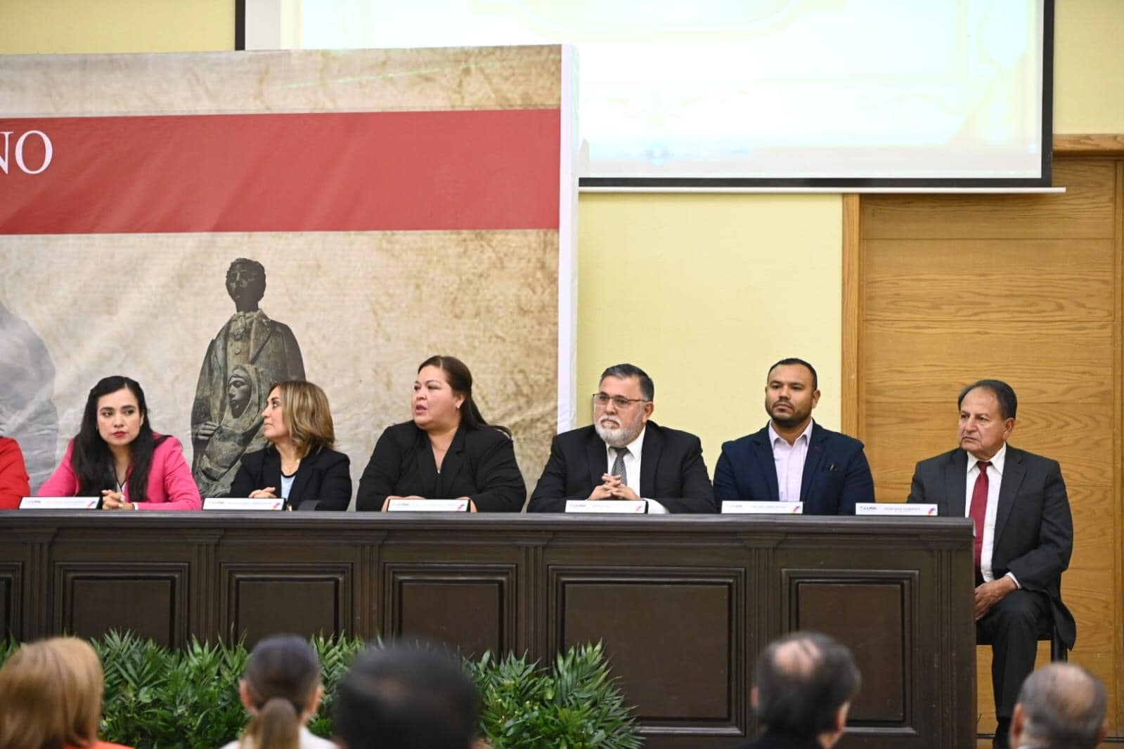 EN SESIÓN SOLEMNE DE CABILDO ENTREGARON PRESEA AL MÉRITO CIUDADANO "MANUEL ACUÑA" 2023 AL PROFESOR JUAN LOMBRAÑA RODRÍGUEZ