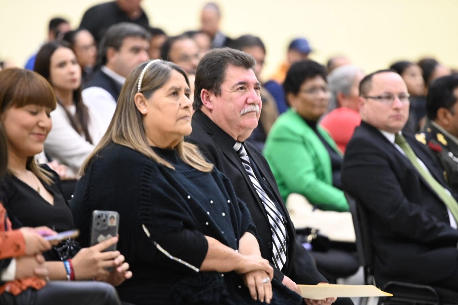 EN SESIÓN SOLEMNE DE CABILDO ENTREGARON PRESEA AL MÉRITO CIUDADANO "MANUEL ACUÑA" 2023 AL PROFESOR JUAN LOMBRAÑA RODRÍGUEZ