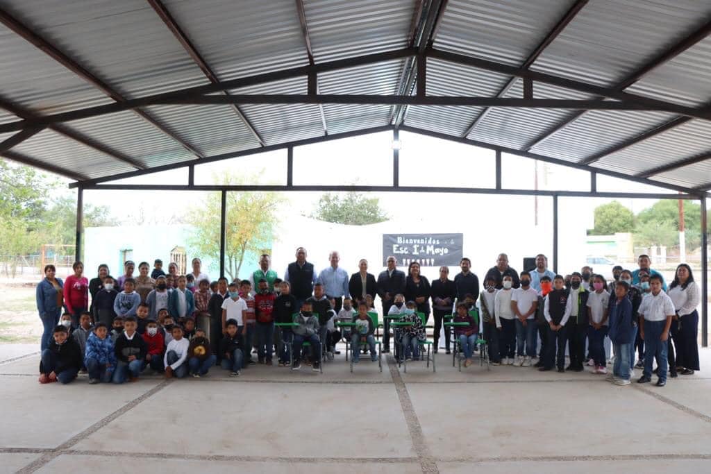 ENTREGA DE MOBILIARIO A ESCUELAS DE LA REGIÓN NORTE DE COAHUILA