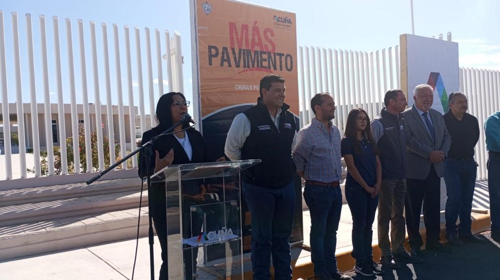 Gobierno Municipal de Ciudad Acuña Entrega Obra de Pavimentación a la Escuela de Bachilleres Antonio Gutiérrez Garza de la UAdeC