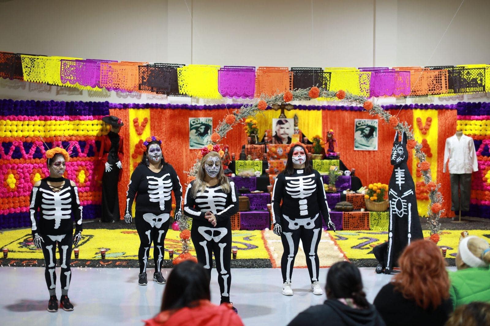 MUESTRAN BELLA TRADICIÓN Y PREMIAN AL MEJOR ALTAR DE MUERTOS ELABORADOS EN CENTROS COMUNITARIOS DE ACUÑA
