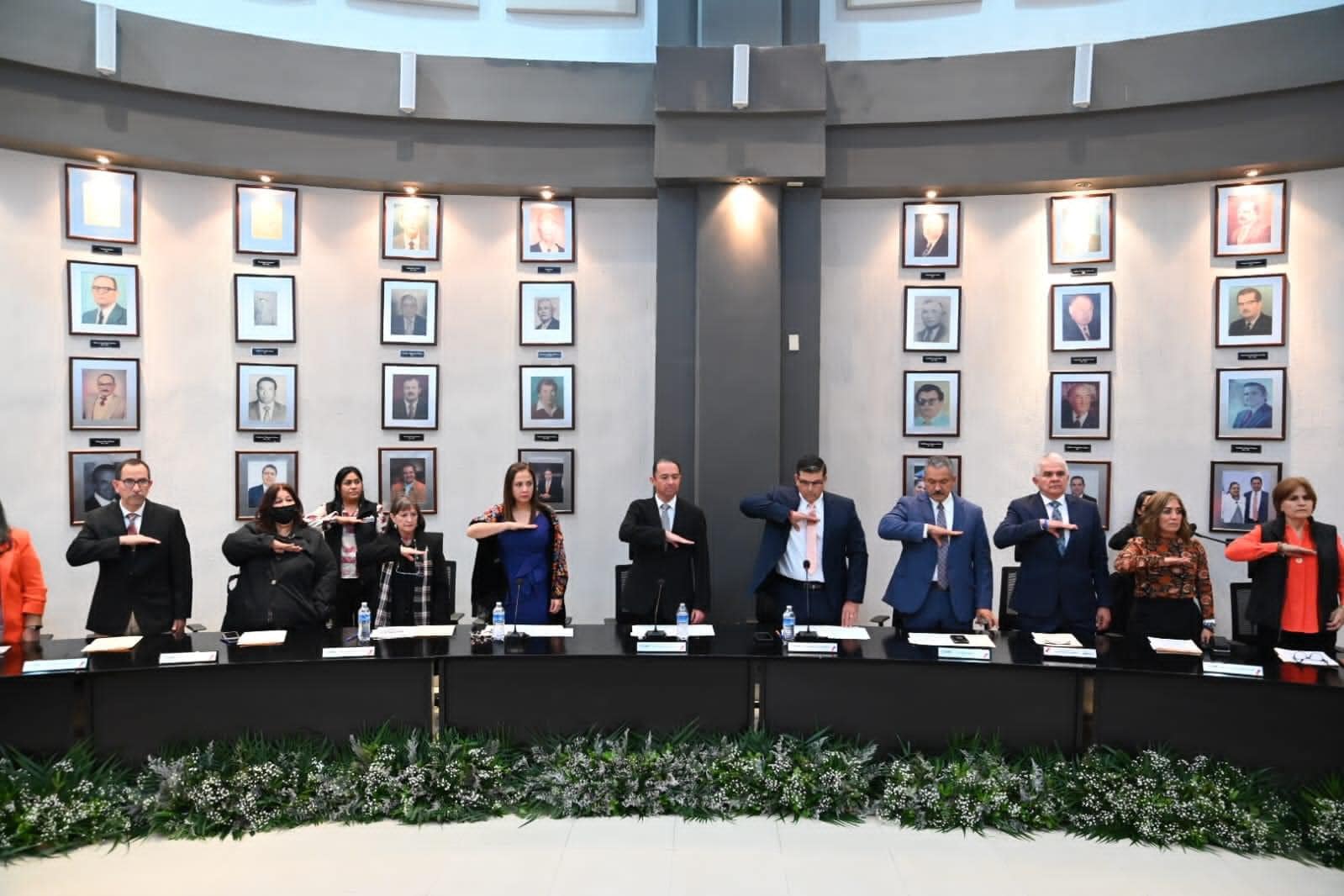 EN SESIÓN SOLEMNE DE CABILDO EL ALCALDE EMILIO DE HOYOS MONTEMAYOR RINDIÓ EL INFORME ANUAL DEL ESTADO QUE GUARDA LA ADMINISTRACIÓN PÚBLICA MUNICIPAL