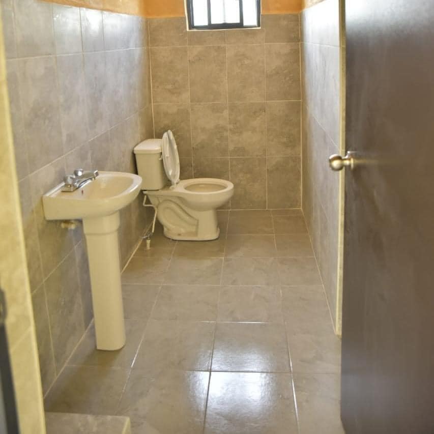 ALCALDE DE ACUÑA SUPERVISÓ EN EL EJIDO EL PILAR EL PROCESO DE CONSTRUCCIÓN DE CENTRO COMUNITARIO