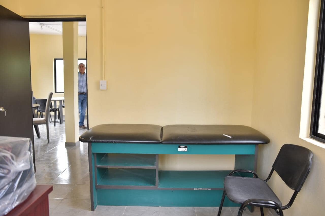 ALCALDE DE ACUÑA SUPERVISÓ EN EL EJIDO EL PILAR EL PROCESO DE CONSTRUCCIÓN DE CENTRO COMUNITARIO