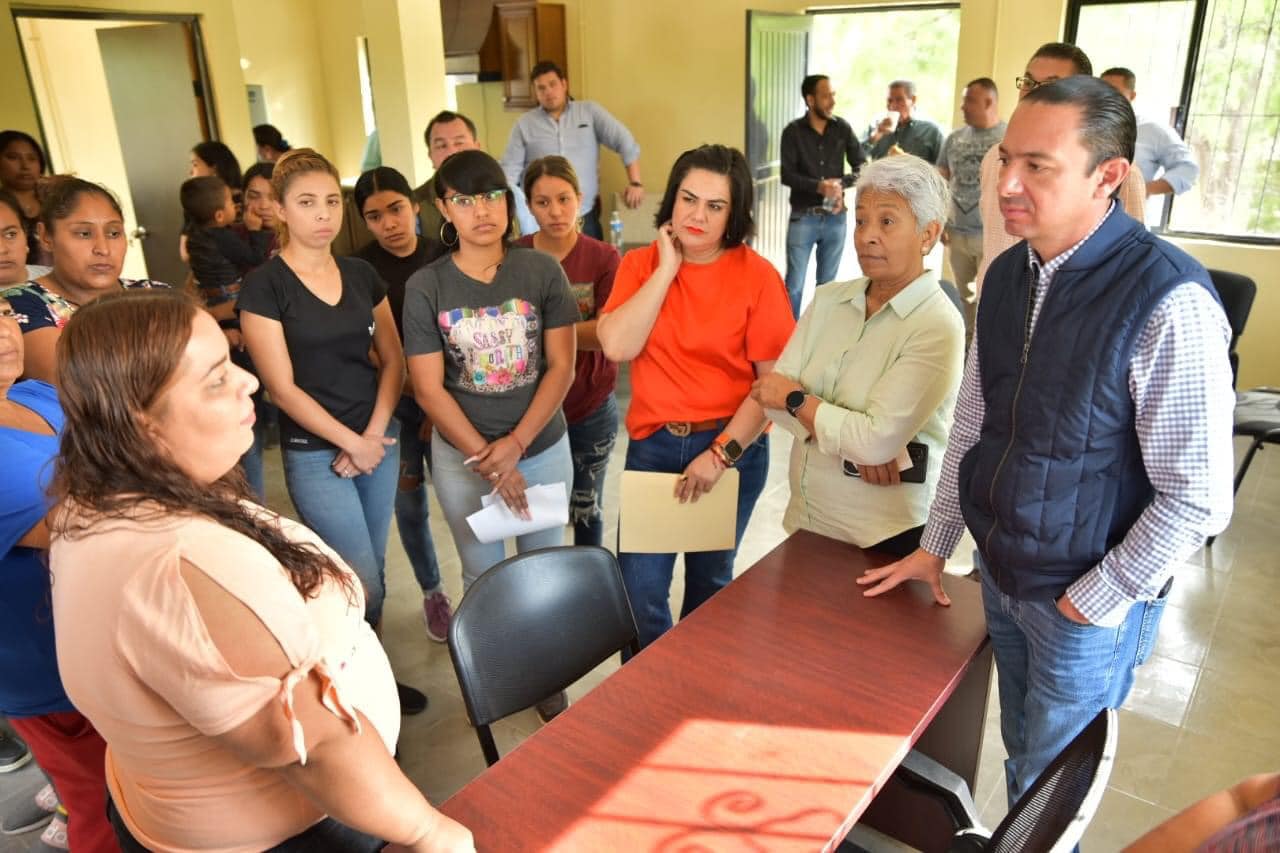 ALCALDE DE ACUÑA SUPERVISÓ EN EL EJIDO EL PILAR EL PROCESO DE CONSTRUCCIÓN DE CENTRO COMUNITARIO
