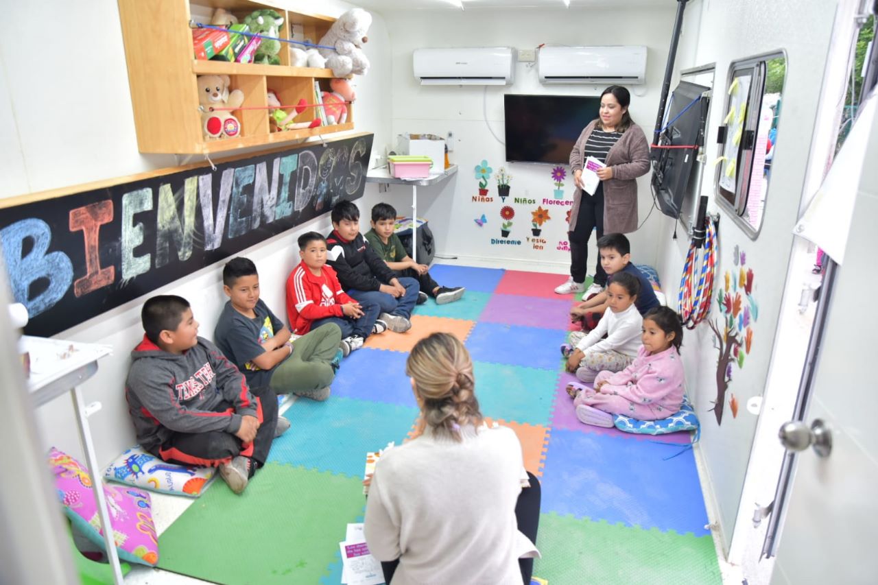 POR EL DESARROLLO INTEGRAL Y PLENO DE LA MUJER, LLEVÓ EL DIF ATENCIÓN INTERDISCIPLINARIAS EN FERIA DE LA MUJER