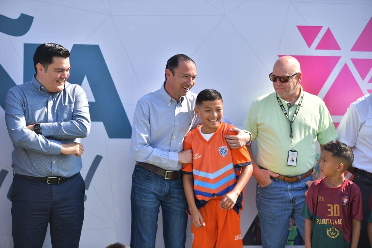 CUANDO SOCIEDAD Y GOBIERNO SUMAN ESFUERZOS SE LOGRAN GRANDES OBRAS