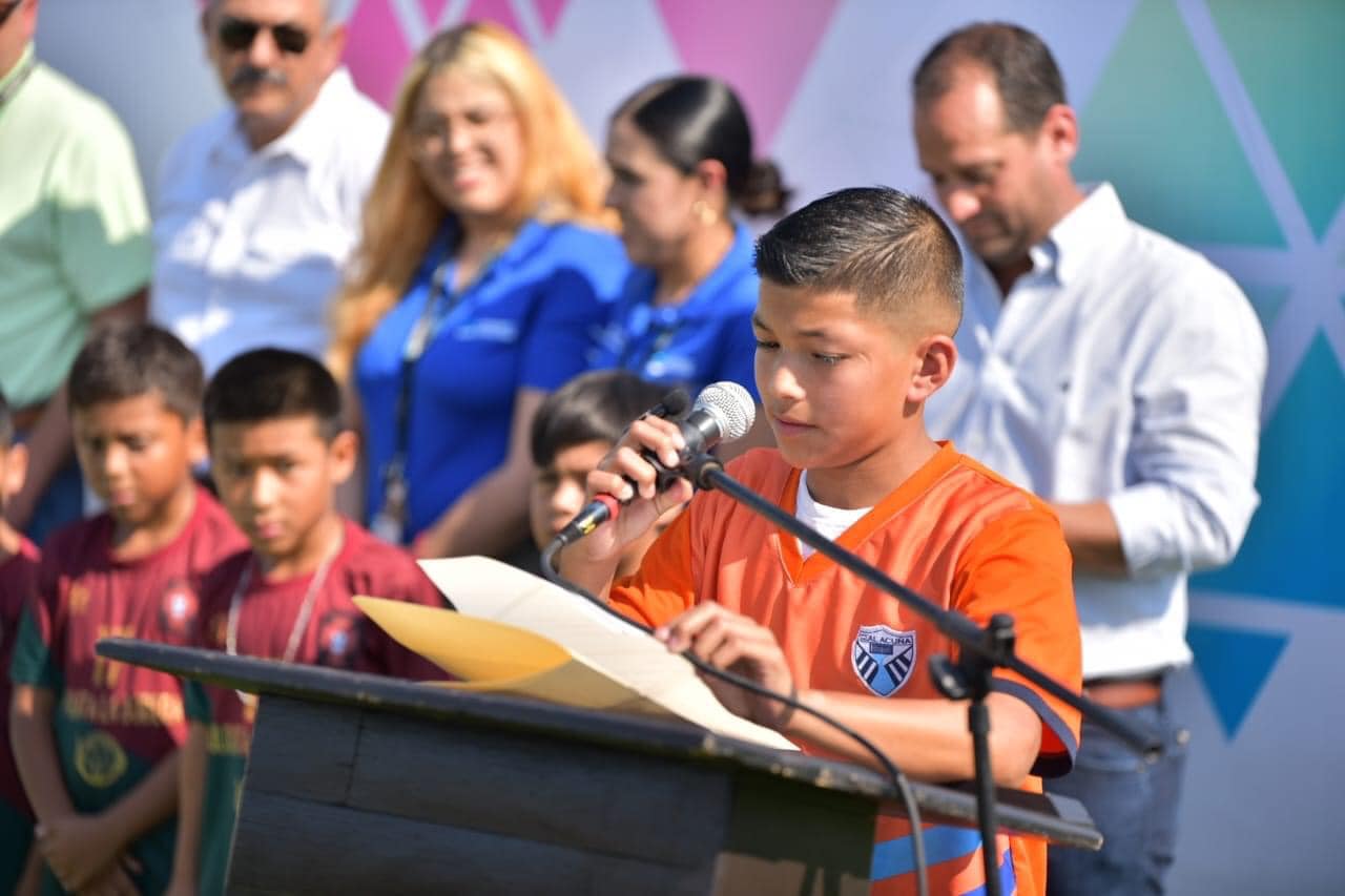 CUANDO SOCIEDAD Y GOBIERNO SUMAN ESFUERZOS SE LOGRAN GRANDES OBRAS