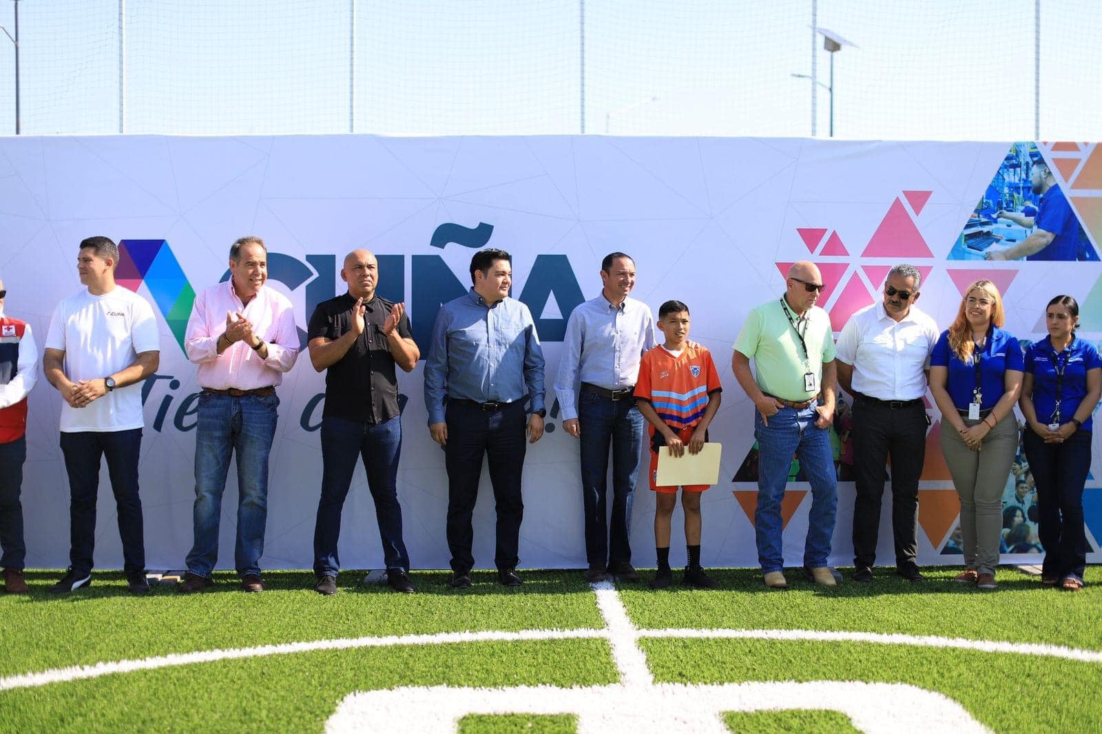 CUANDO SOCIEDAD Y GOBIERNO SUMAN ESFUERZOS SE LOGRAN GRANDES OBRAS