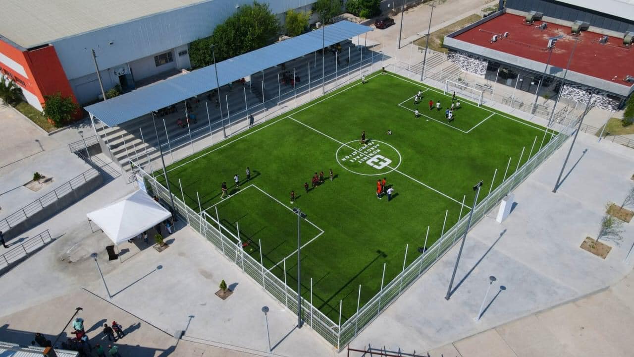 CUANDO SOCIEDAD Y GOBIERNO SUMAN ESFUERZOS SE LOGRAN GRANDES OBRAS